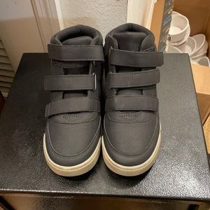 Boy SneakerNew from children’s place brand size 4
